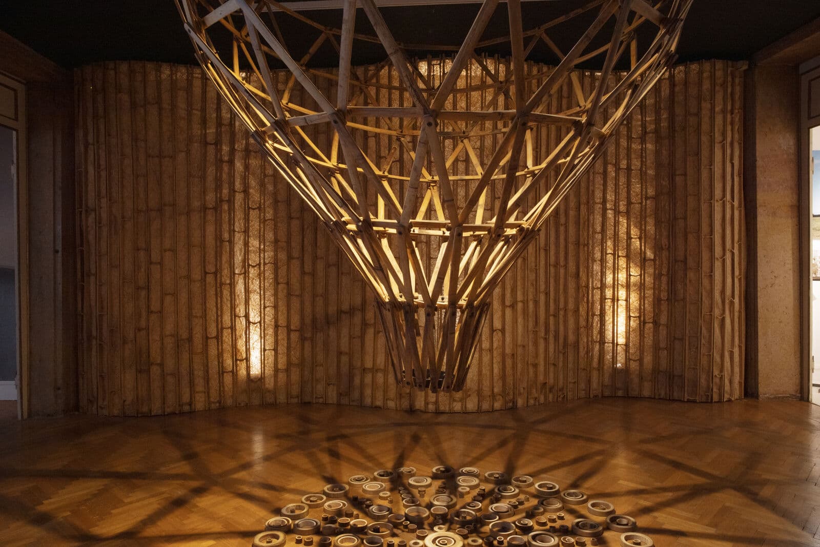 Ixua Time Space Existence - 05-ixua-room7-5.jpg